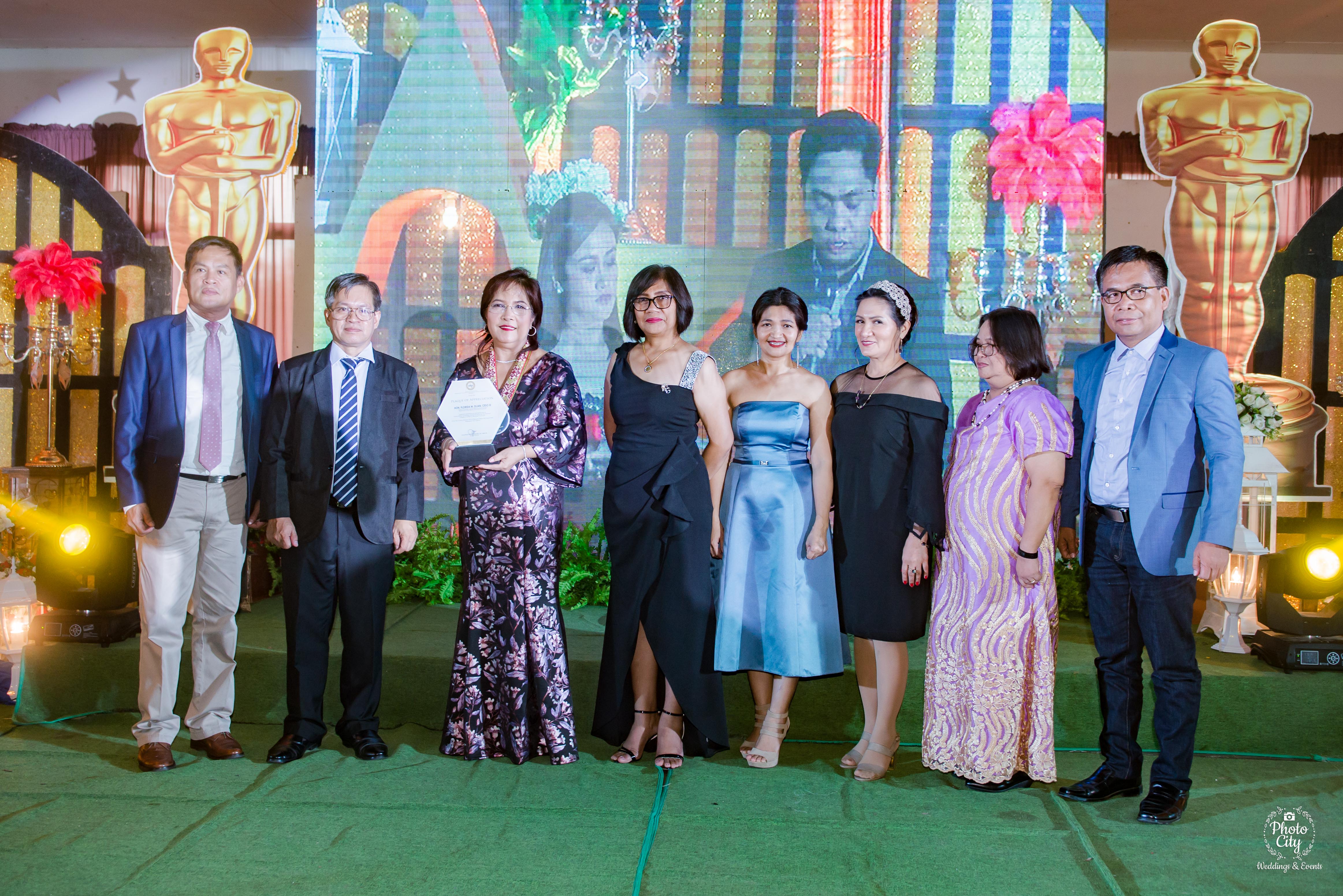 Asec. Florida M. Dijan, CESO III (3rd left), DILG Assistant Secretary for Human Resource Development, graced the DILG Search Search for the Top Achievers of Region 02 (STAR 02) with (l-r) ARD Elpidio A. Durwin, CESO V, RD Jonathan Paul M. Leusen, Jr., CESO III, PD Corazon D. Toribio, CESO V, PD Salvacion Z. Baccay, CESE, PD Elma M. Urbina, CESE, PD Maria Loida M. Urmatam, and PD Ruperto B. Maribbay, Jr., CESO V