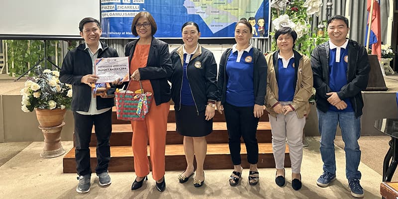 (From right) LGOO VI Michael Angelo L. Benigno, LGOOs VII Cristina B. Somera and Imelda L. Aquino, LGOO VI Karla Bernadette M. Aldea-Rollan, and Provincial Director Corazon D. Toribio awards the certificate and token of appreciation to the resource person of the activity, (leftmost) Philippine Information Agency (PIA) Assistant Regional Director Oliver T. Baccay
